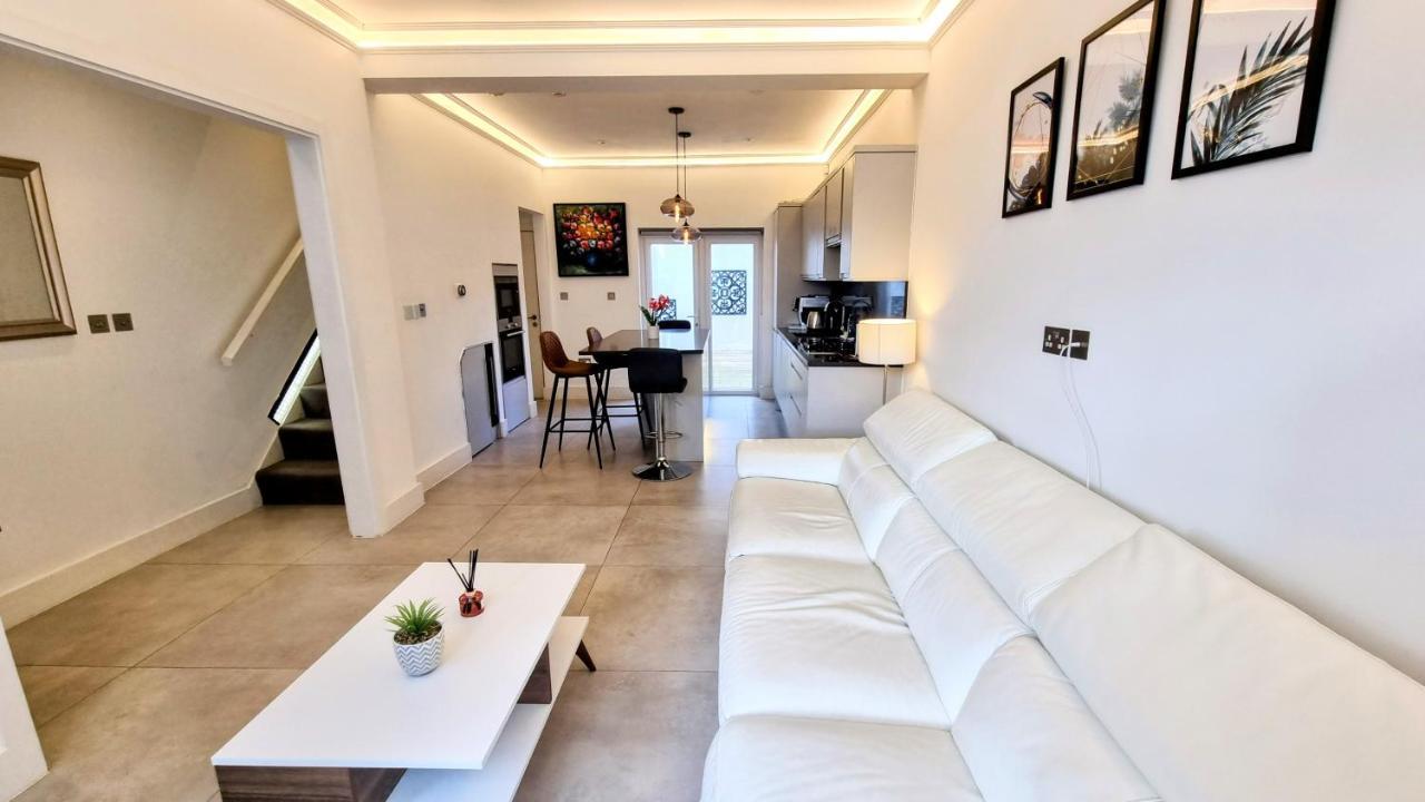 Surbiton Luxury Garden House 19 Villa Buitenkant foto