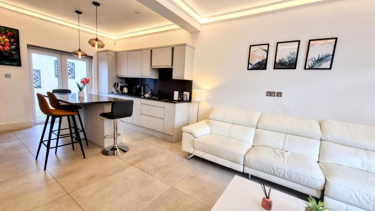 Surbiton Luxury Garden House 19 Villa Buitenkant foto